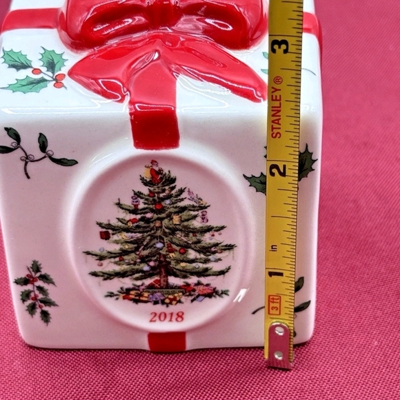 Spode Christmas Tree Ceramic Ornament - Red and Green - Picture 8 of 11